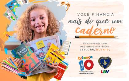 Crianças e adolescentes recebem kits pedagógicos da LBV