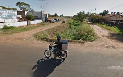 Jovem é encontrado morto com facadas no peito e pescoço