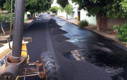 Prefeitura volta a recuperar asfalto de vias com reperfilamento