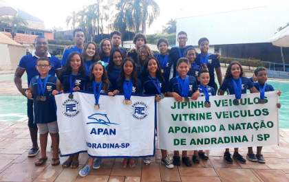 Clube de Andradina conquista 48 medalhas em competição de natação