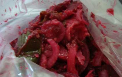 Beterraba com maconha e amendoim com cocaína apreendidos em revista