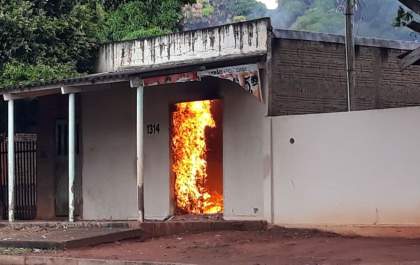 Imóvel é incendiado e principal suspeita pelo crime é a ex cunhada