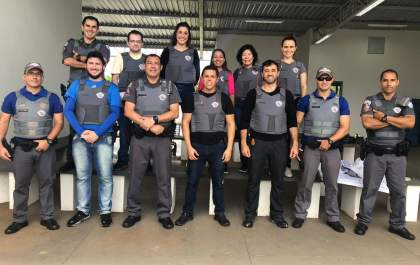 Polícia Militar ministra instrução de tiro a Magistrados e Promotores de justiça da região