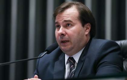 Maia ameaça deixar articulação política da reforma da Previdência