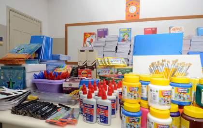 Maioria das escolas não entrega uniformes e materiais escolares, aponta TCE-SP