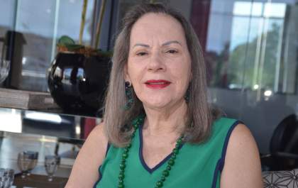 Doutora Zizi Trevisan ministra palestra em TL