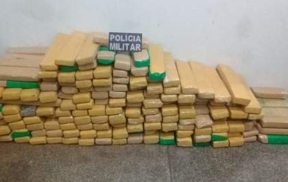 Dupla é presa com 166 tabletes de maconha em Paranaíba