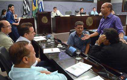 Projeto que estabelece regras para postos de combustíveis volta a ser discutido