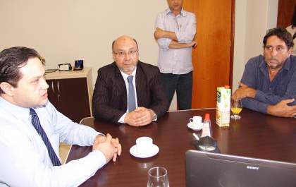 Vereador Nuna recebe empresário turco da área de construção