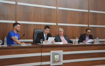 Vereadores mantêm veto de Salmeirão a reajuste de salários