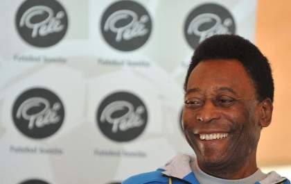 Pelé deve chegar a São Paulo no sábado e seguir tratamento em hospital