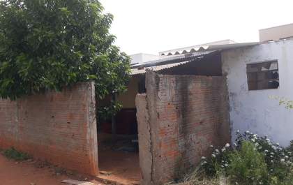 Residência onde abrigava homem queimado com gasolina é incendiada