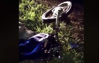 Jovem morre após colisão de moto com carro