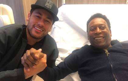 Em recuperação, Pelé recebe a visita de Neymar no hospital em Paris