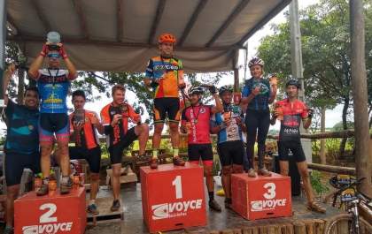 Evento de mountain bike reúne mais de 200 ciclistas