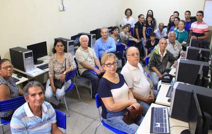 Governo de Andradina abre inscrições para o curso de informática e internet para idosos
