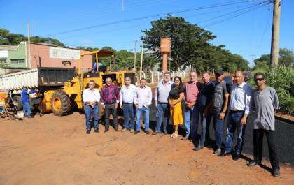 Começa a pavimentação do primeiro quilômetro da estrada para Paranápolis