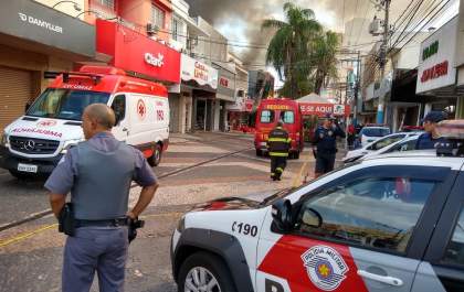 Defesa Civil interdita prédio e calçadão fica parcialmente fechado