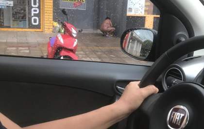 Mulher é flagrada nua na Rua Munir Thomé no centro de Três Lagoas