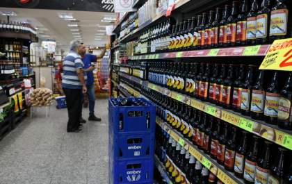 Caixa de bombom e cerveja são apostas de venda na Páscoa