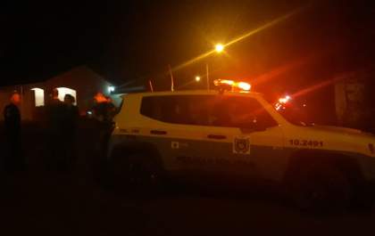 Mulher parte para cima de bandido durante assalto em Três Lagoas