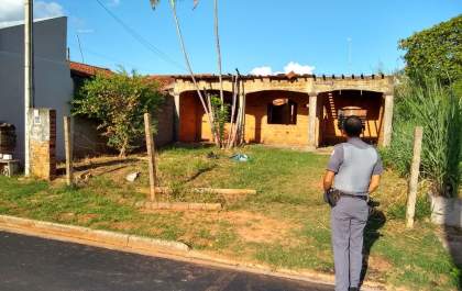 Mulher é presa após esfaquear homem no Umuarama