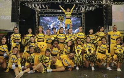 Cheerleaders em primeiro lugar