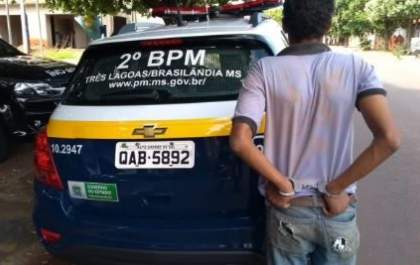 Jovem é preso após ameaçar a ex-mulher com simulacro de arma de fogo