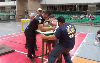 Campeonato estadual de luta de braço supera expectativas em Três Lagoas