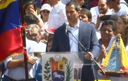 Guaidó diz ter apoio de militares contra Maduro e chama população às ruas