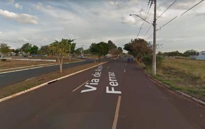 Jovem é preso após empinar moto e causar fraturas em guarda municipal