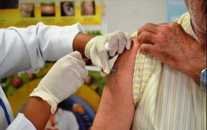 18 postos iniciam vacinação contra Influenza neste sábado (4)