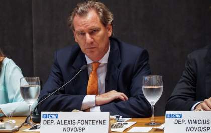 Deputado federal Alexis Fonteyne faz palestra em Araçatuba