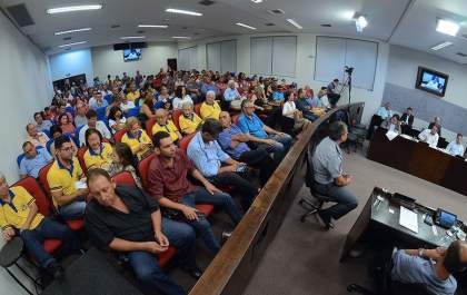 Câmara concede voto de pesar a bombeiro morto em incêndio no Calçadão