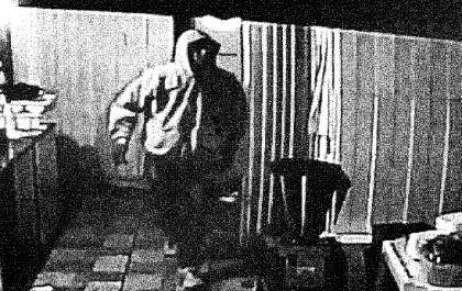 Réu acusado de atirar em policiais após assalto vai a júri nesta quarta
