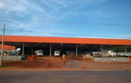 Obras do Atacadão em Três Lagoas não param