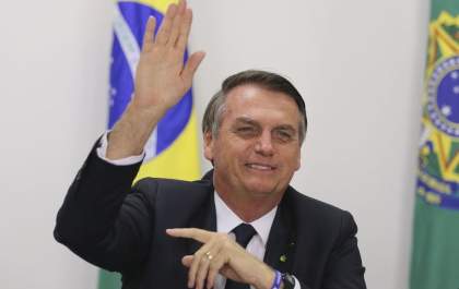 Bolsonaro recebe prêmio nos EUA e diz que ser presidente foi milagre