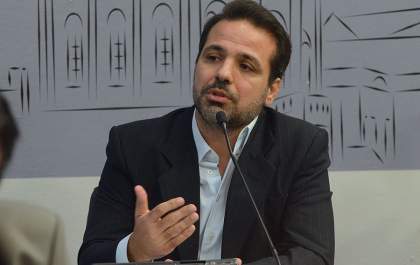 Vereador apresenta proposta para reduzir salário de assessores da Câmara