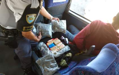 Passageiro é preso com quase 10 quilos de maconha em ônibus