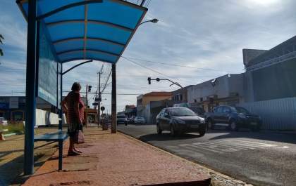 Construção de pontos de ônibus cobertos vai custar R$ 278 mil