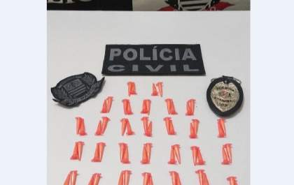 Polícia Civil prende mulher por tráfico de drogas em Valparaíso