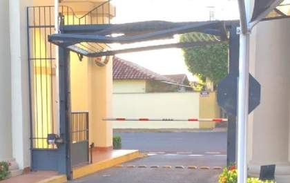 Homem invade condomínio, danifica 7 veículos e é preso