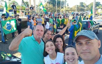 Três-lagoenses acompanham movimento nacional em apoio a Bolsonaro