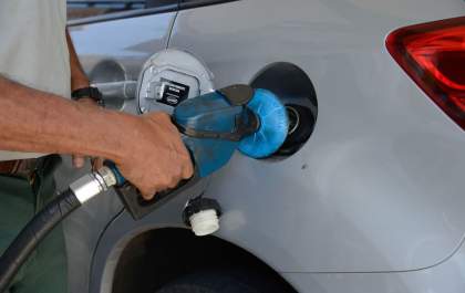 Preço da gasolina e do diesel cai R$ 0,13 nas refinarias a partir da meia-noite