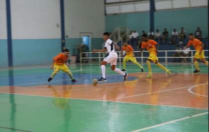 Real Madruga perde e vaga só vem se for no tapetão
