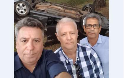 Veículo oficial do Gabinete do prefeito de Penápolis capota em Brasília