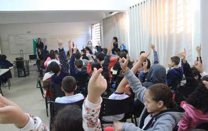 Alunos da rede municipal tem aulas de educação financeira em Andradina