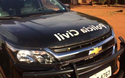 Dupla é presa com aparelhos celulares roubados de idoso em casa noturna