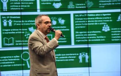 Justiça Federal manda MEC suspender bloqueio em universidades federais