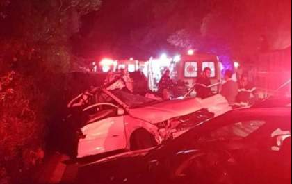 Ônibus colide com carros, capota e deixa 10 mortos em Campos do Jordão